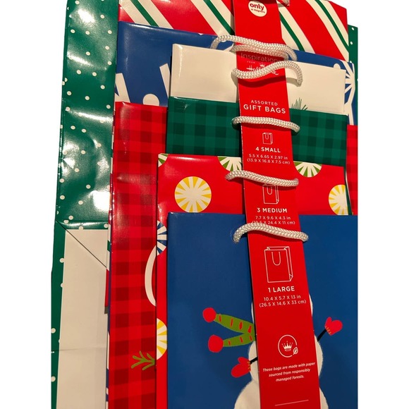 2Sets Hallmark Christmas Gift Bags Assorted Sizes 16 total - Picture 7 of 8
